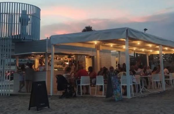 Guingueta Arena Beach