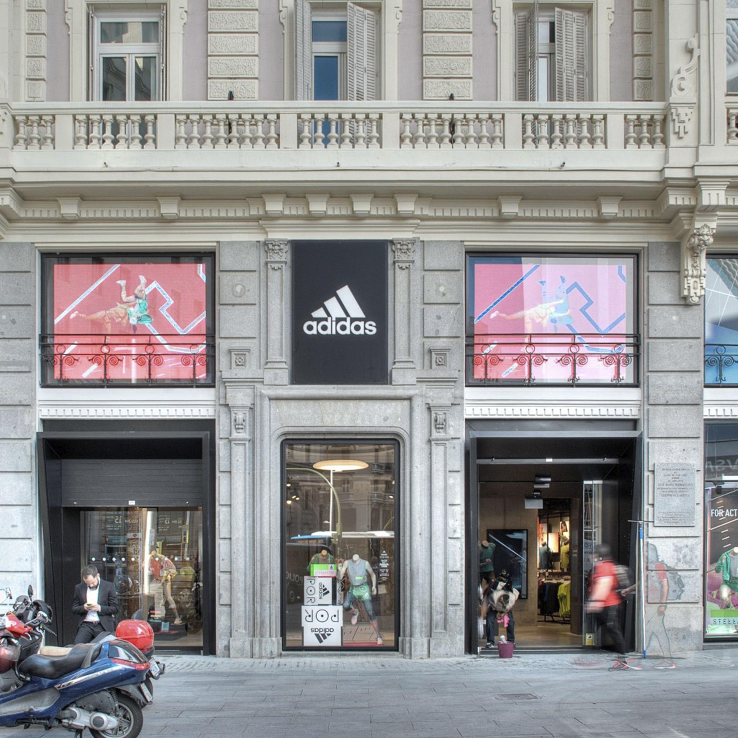 Adidas Store Gran V a Madrid Centro