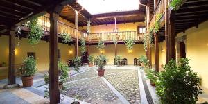 Castillo Valdés Salas