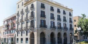 Port Plaza Apartments