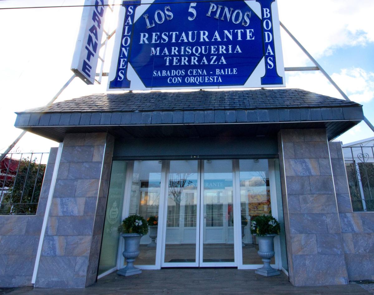 Los 5 Pinos