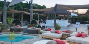 Wakaya Lounge
