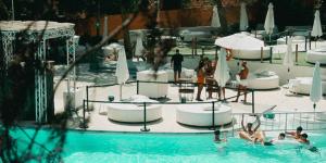 Isla Pool Club