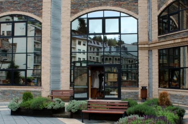 Tiendas de segunda mano en Andorra - Carisma: tiendas con conciencia social y ambiental