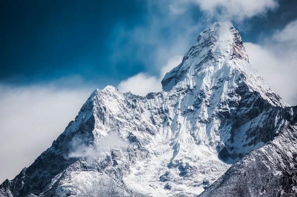 Los mejores países para practicar deportes extremos - Nepal, montañas y aventura sin igual