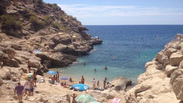 Playas bonitas en Alicante provincia - Cala Racó de Conill (Villajoyosa)