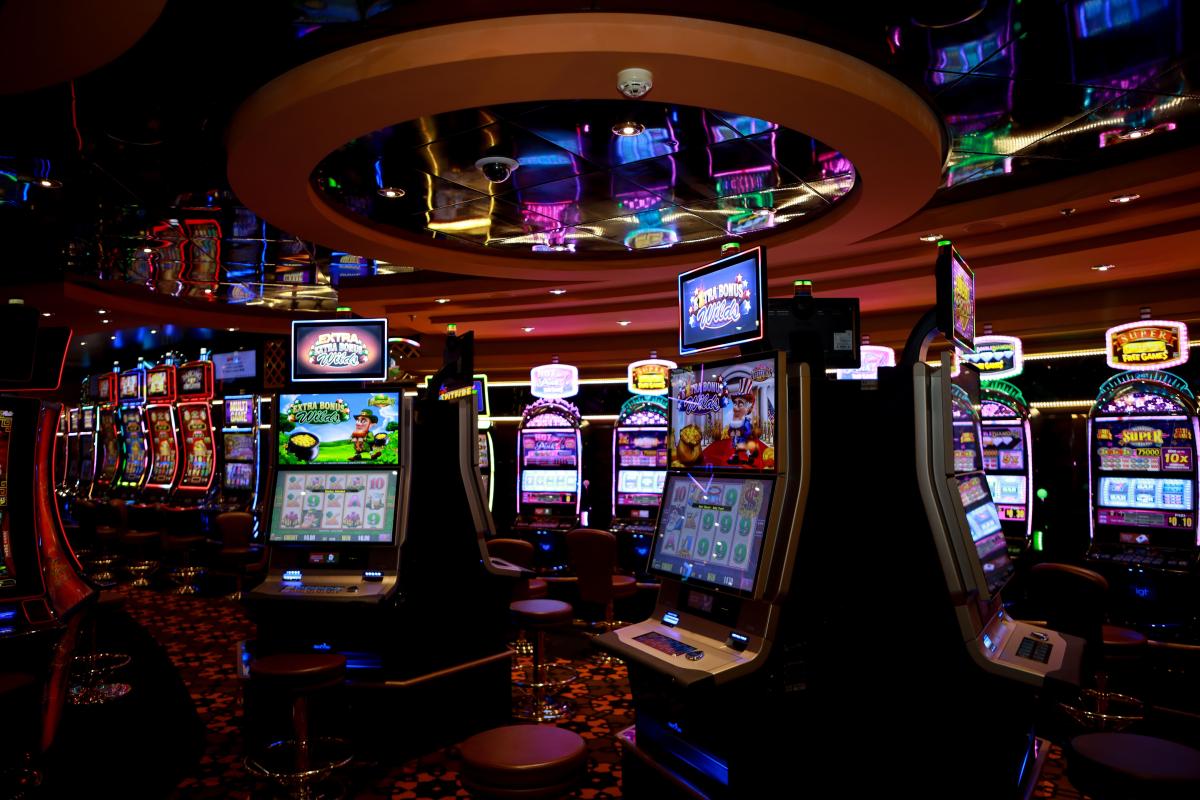Casino online como plan de noche en España: casi la mitad del mercado en 2026