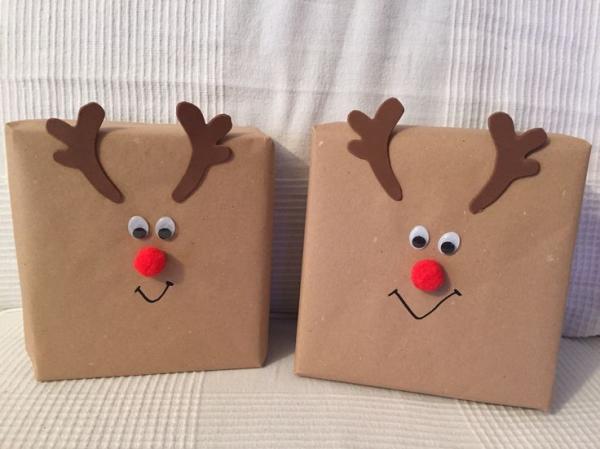 Ideas originales para envolver regalos de Navidad - Regalos con caras divertidas o renos 