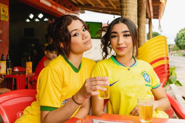 Noche de partido fuera de casa: pantallas, terrazas y apuestas deportivas en 2026