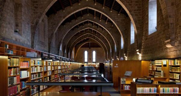 Sitios para hacer fotos en Barcelona - Biblioteca de Catalunya