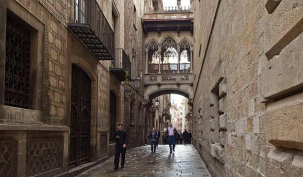 Sitios para hacer fotos en Barcelona - Pont del Bisbe