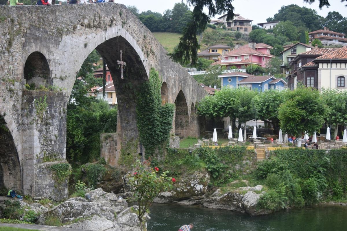 Dónde aparcar en Cangas de Onís
