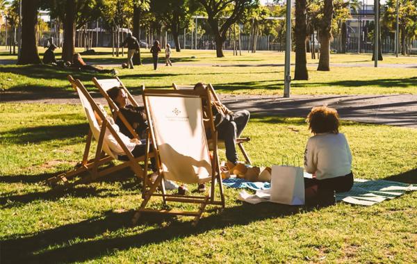 Dónde hacer un pícnic en Sevilla - Descubre el Picnic Torre Sevilla 
