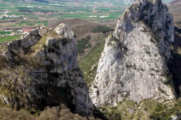 Senderos y rutas cerca de Pamplona - El Balcón de los buitres