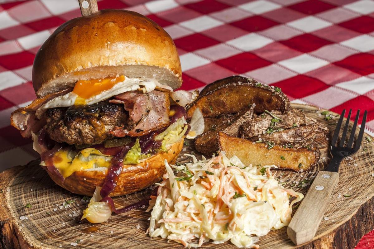Dónde comer hamburguesas gigantes en CDMX