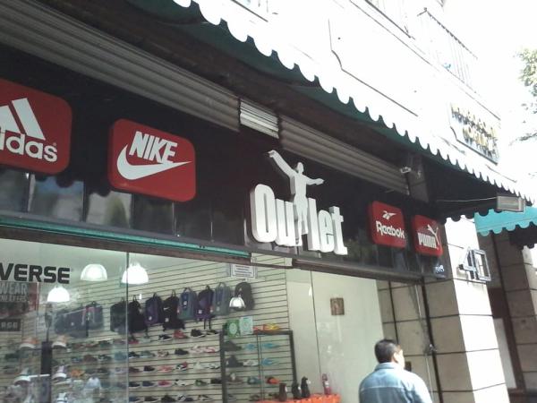 Outlet de Tenis Tacuba