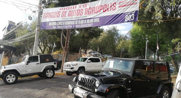 Tianguis de autos Acrópolis